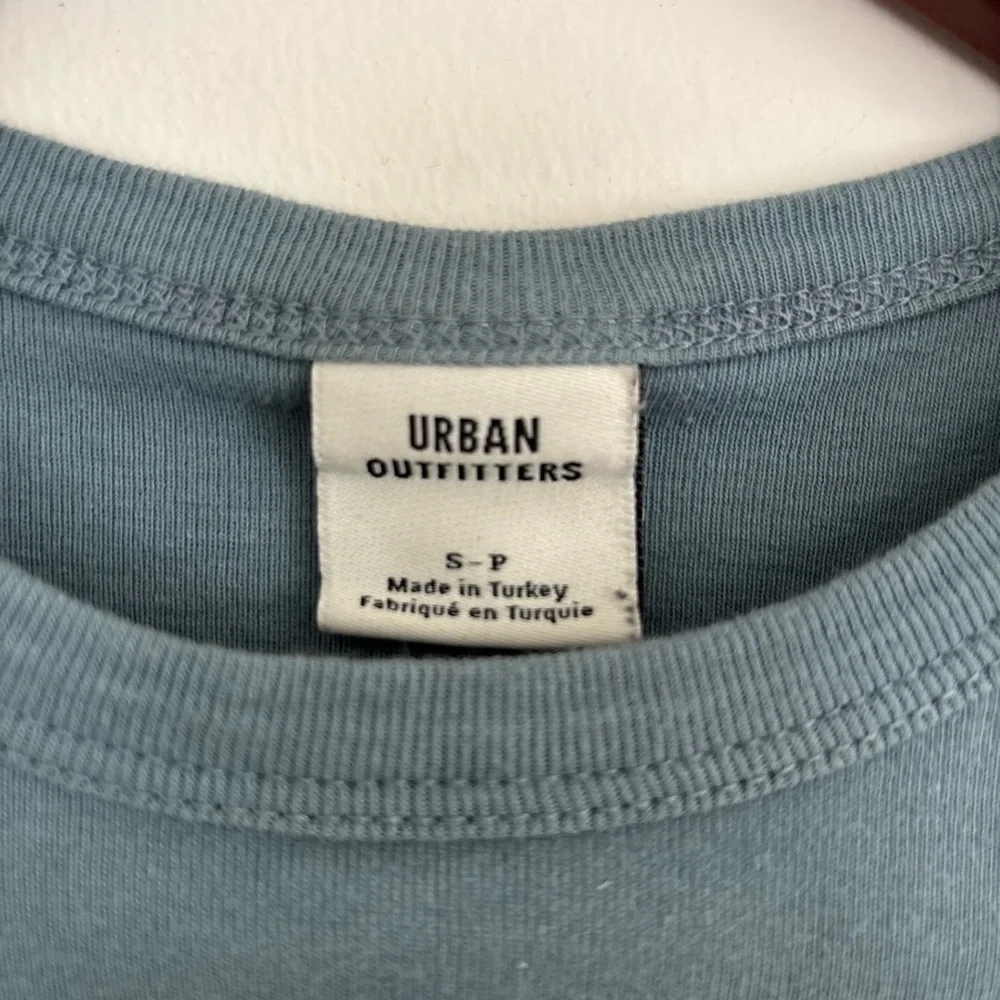 Urban Outfitters blue baby tee - size small - Picture 5 of 5